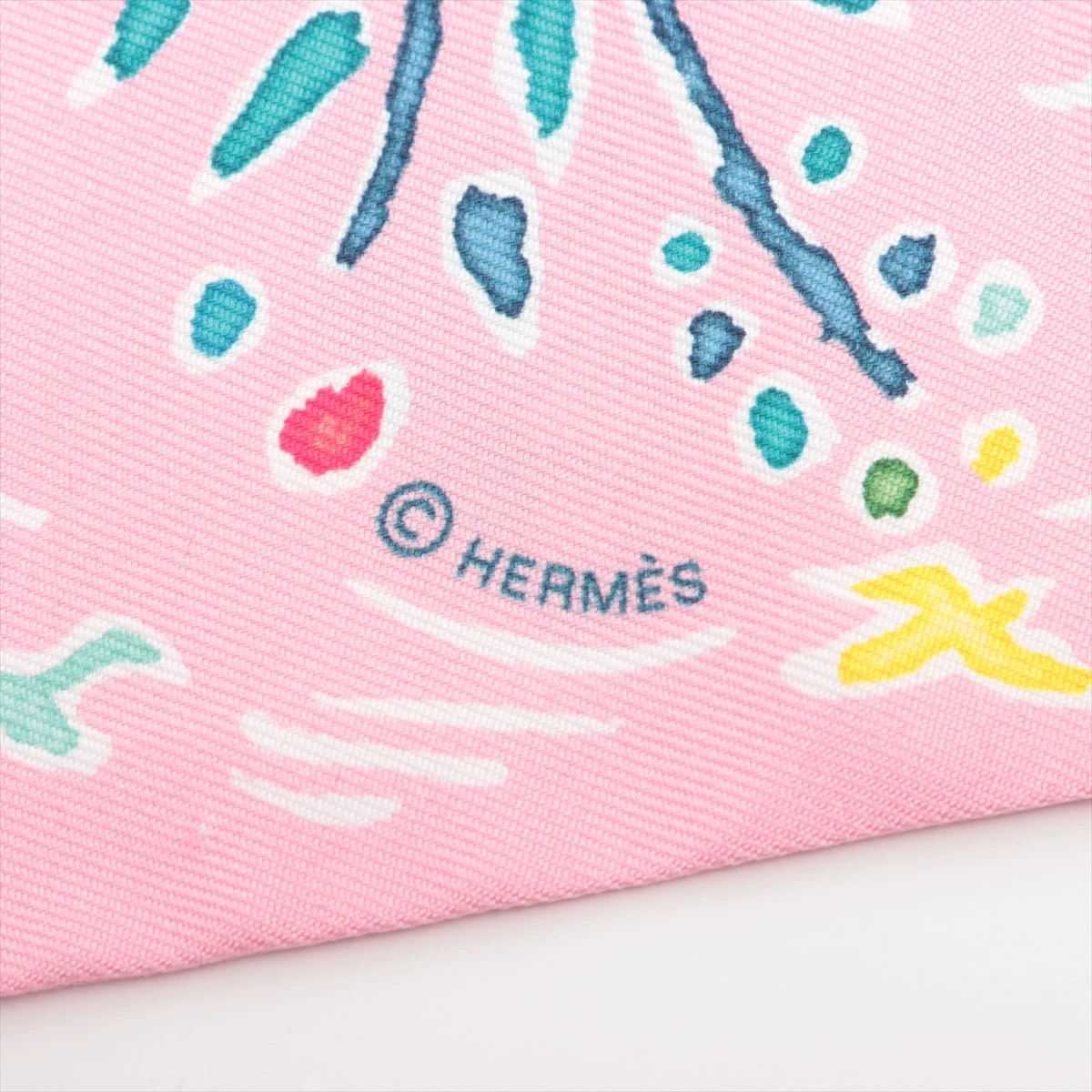 エルメス　HERMES ISOLA DI PRIMAVERA ピンク スカーフ エルメスHERMES ISOLA DI PRIMAVERA ピンク スカーフ