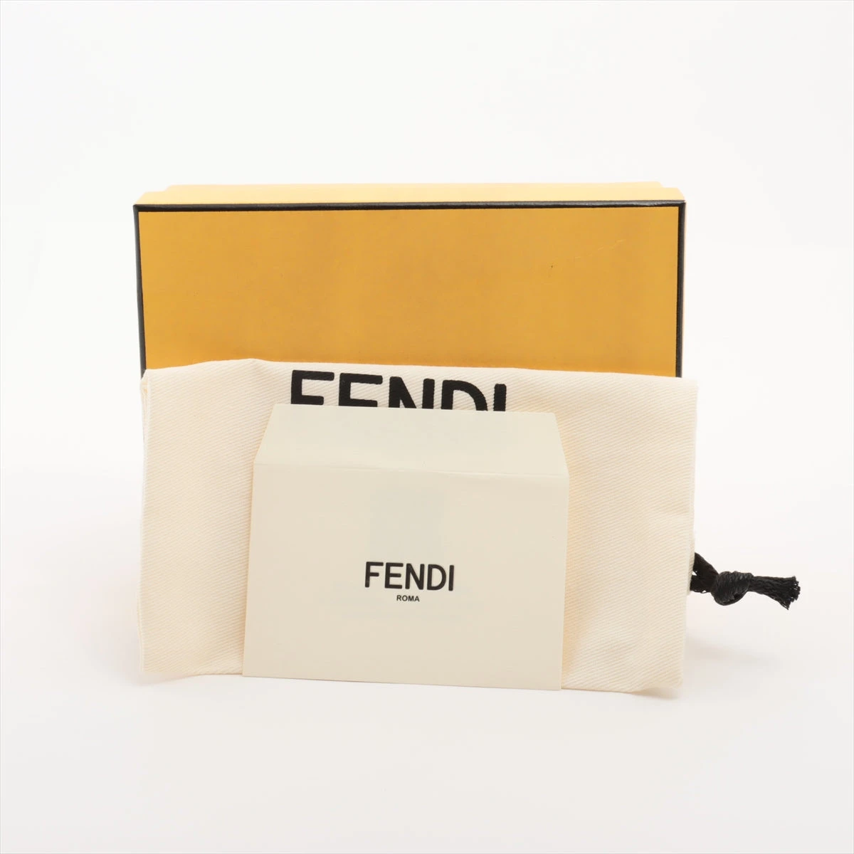 美品□フェンディ コンパクトウォレット ズッカ柄 ロゴプリント
