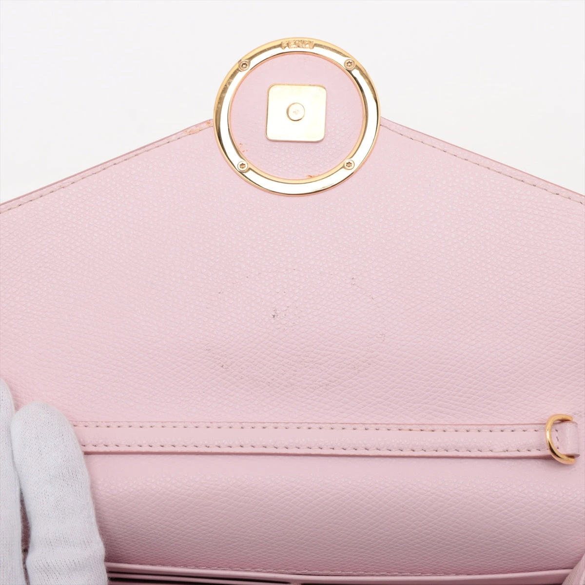 フェンディ チェーン付きレザー長財布 ピンク バゲット チェーン付き 長財布 レザー ピンク | Fendi