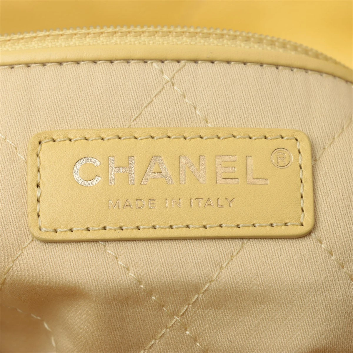 CHANEL シャネル パテント イエロー チェーンショルダーバッグ シャネル(Chanel) シャネル ショルダーバッグ デカマトラッセ W