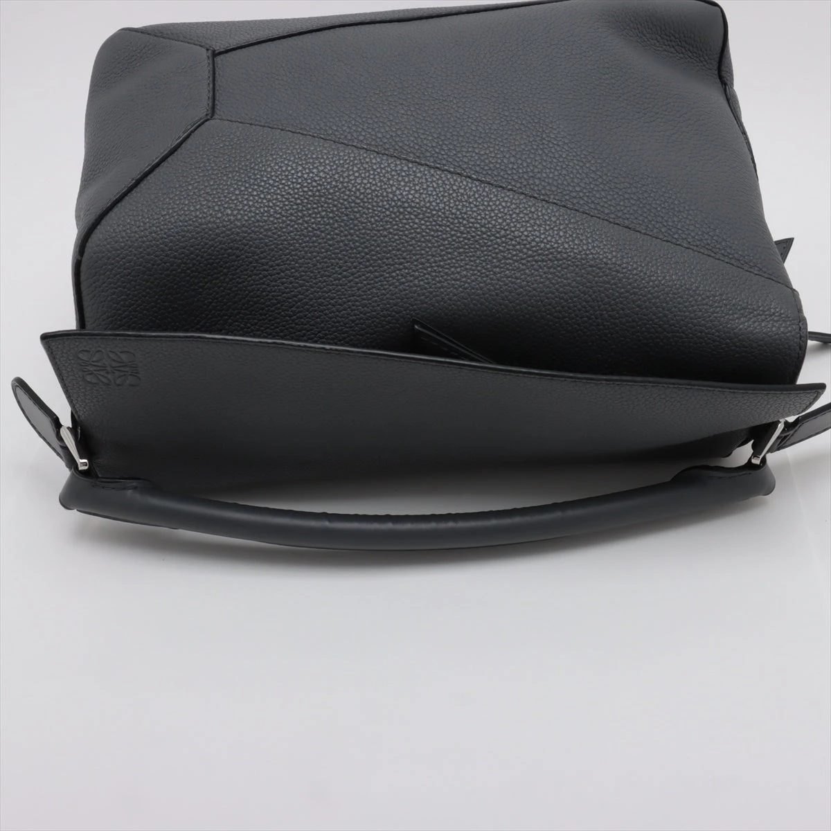 【極美品】ロエベ　パズルバッグ　ミディアム　2way アナグラム　レザー　黒 67cf1396d8cd3.webp