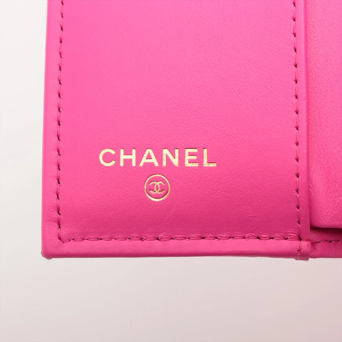 シャネル ボーイシャネル キャビアスキン コンパクトウォレット 三