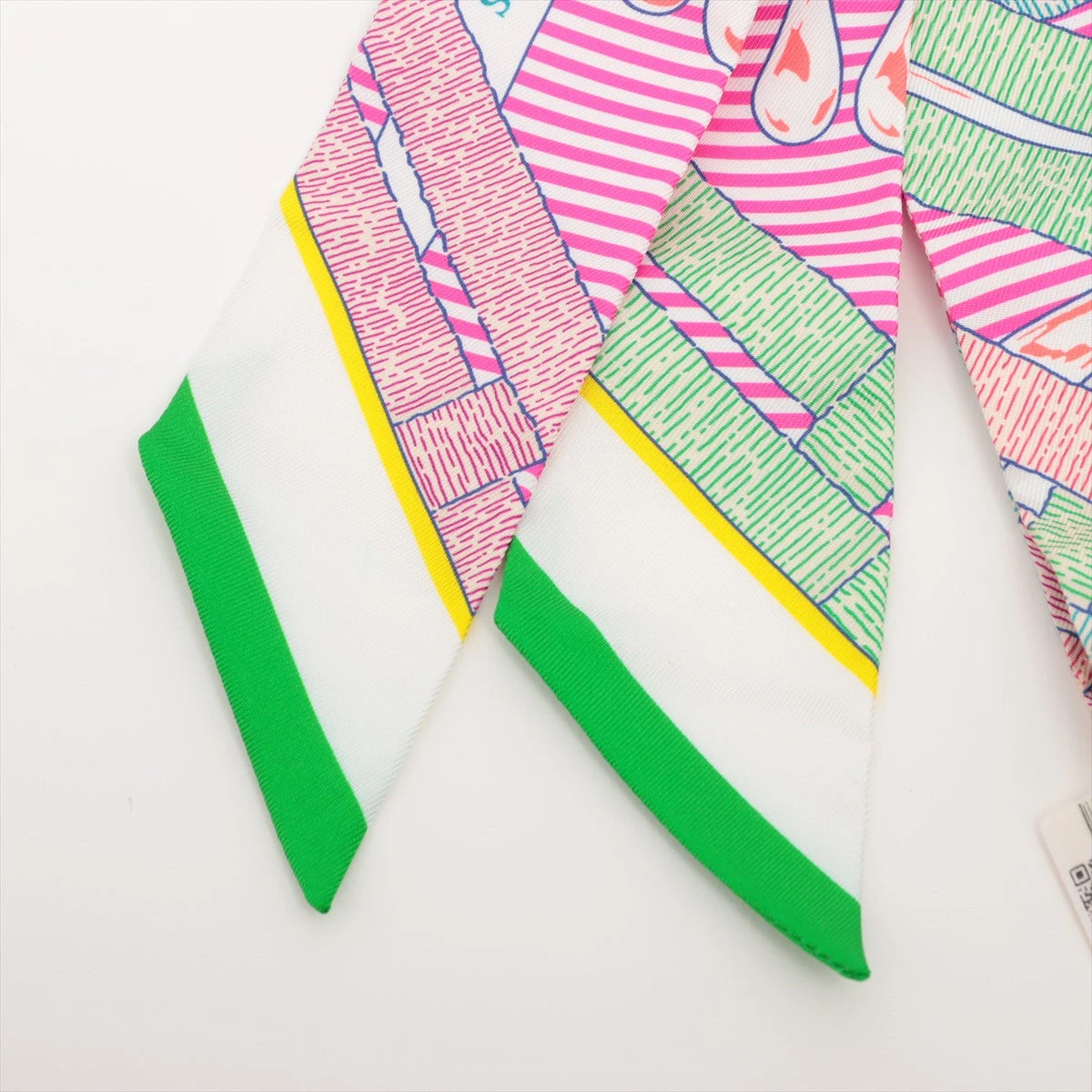 美品　エルメス　ツイリー　Mors a jouets chemise スカーフ エルメス ツイリー Mors a Jouets Chemise/馬銜・シュミーズ 白