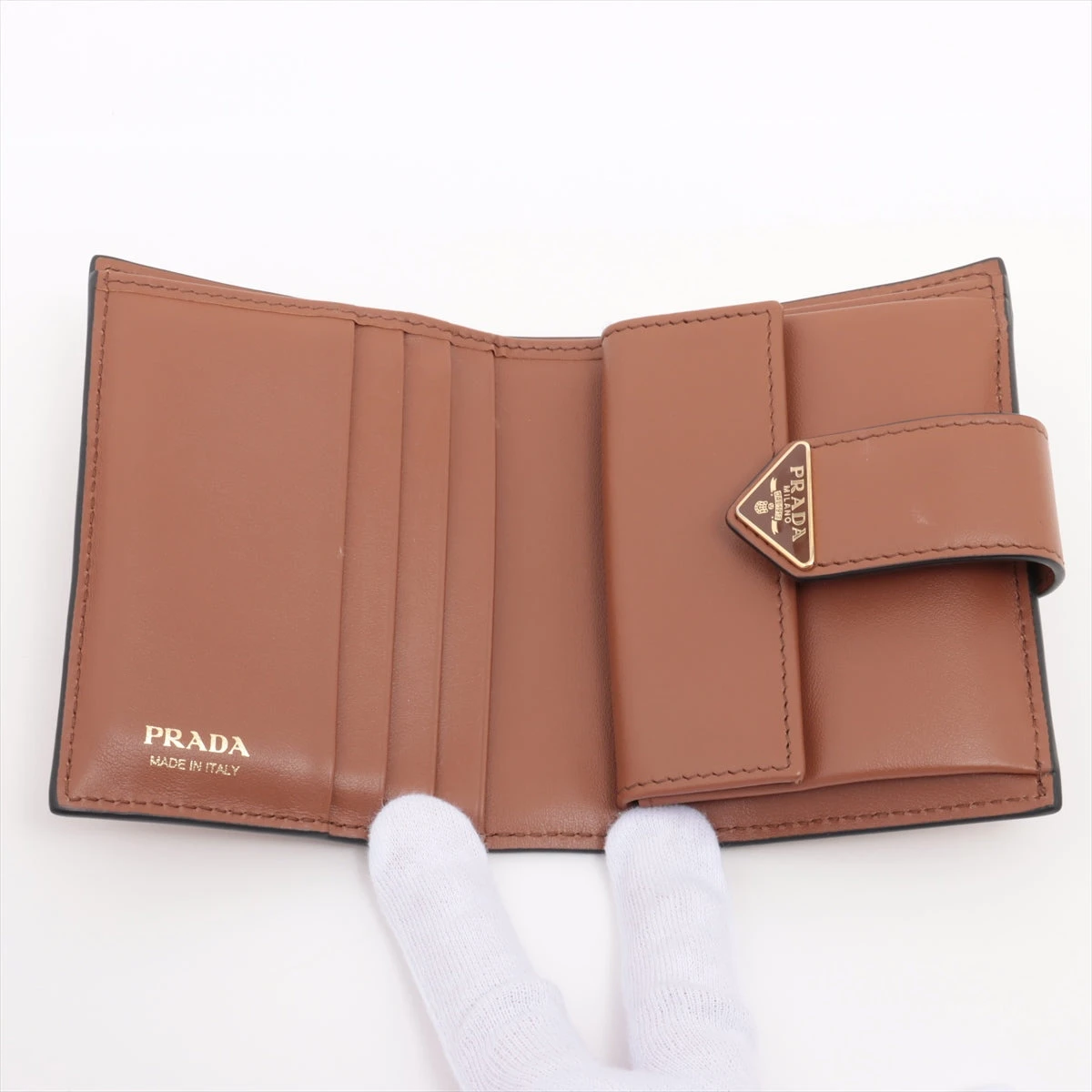 プラダ 1MV204 レザー コンパクトウォレット コニャック A3382022