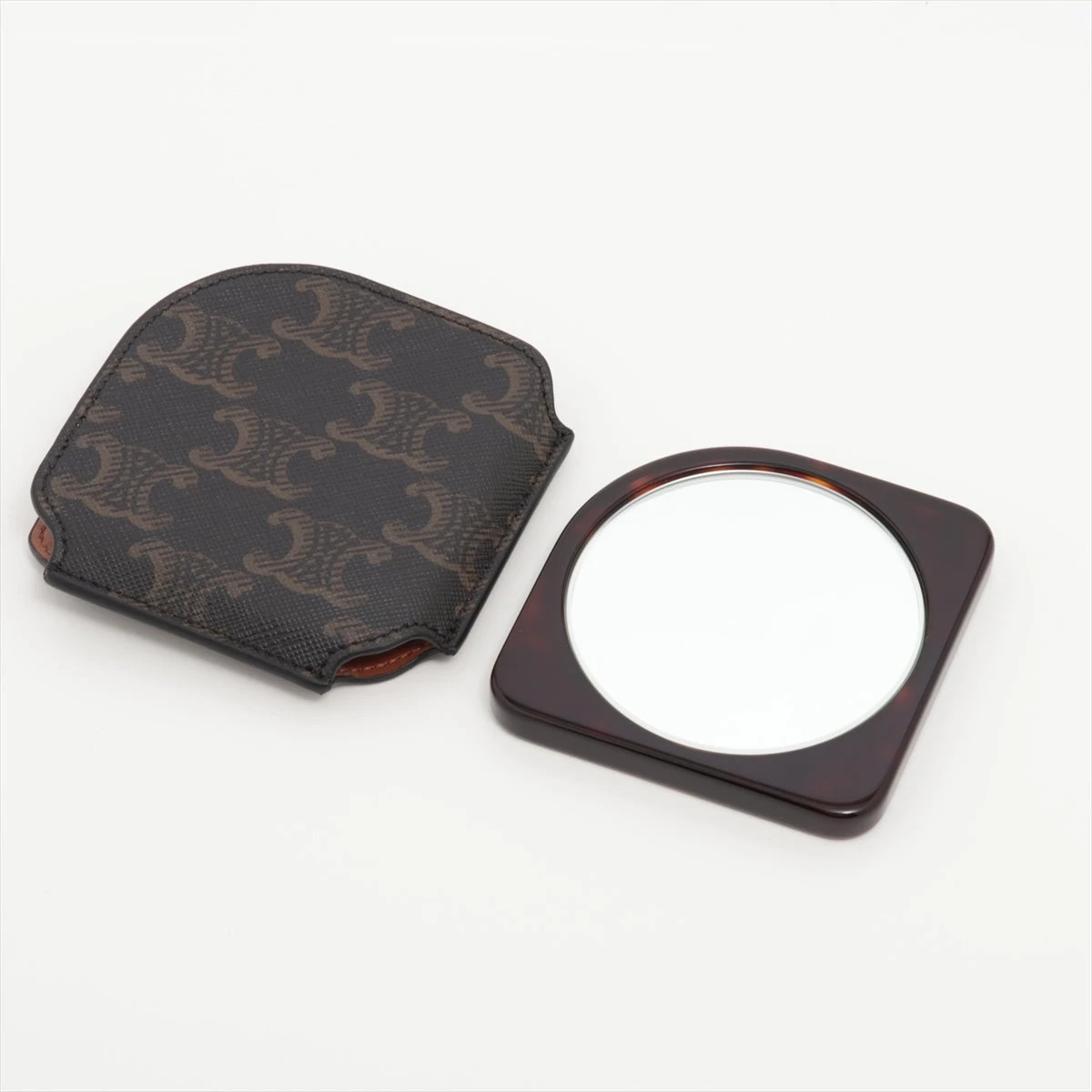 極美品 セリーヌ レザー ミラー 手鏡 茶 ブラウン 銀 シルバー ユニセックス セリーヌ ミラー レジン ブラウン A3370021｜中古ブランド品・ブランド