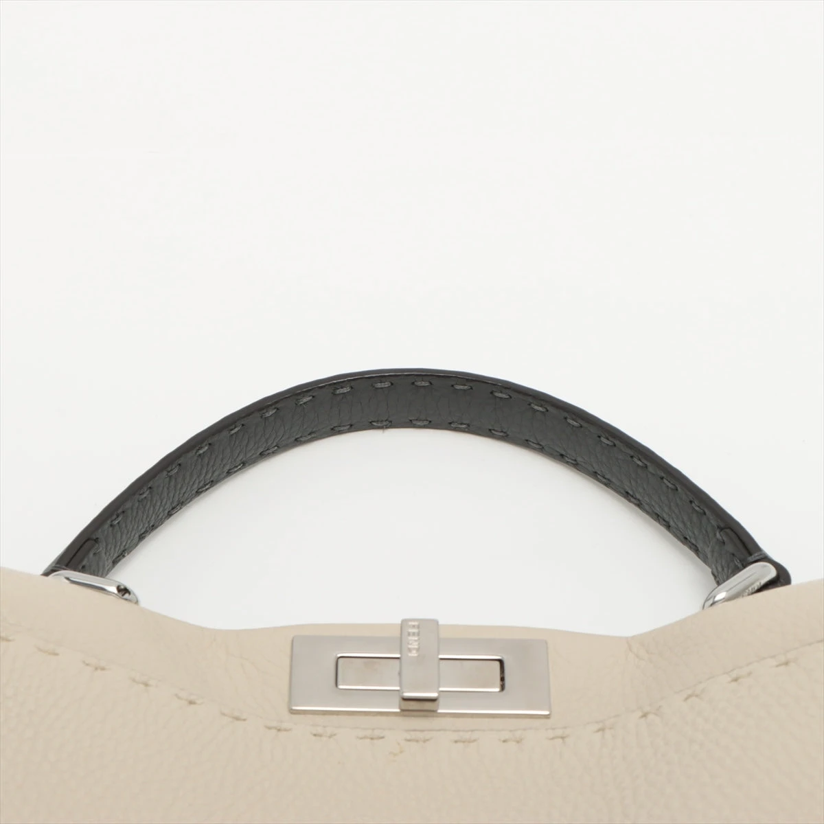 フェンディ ピーカブーレギュラー セレリア レザー 2WAY