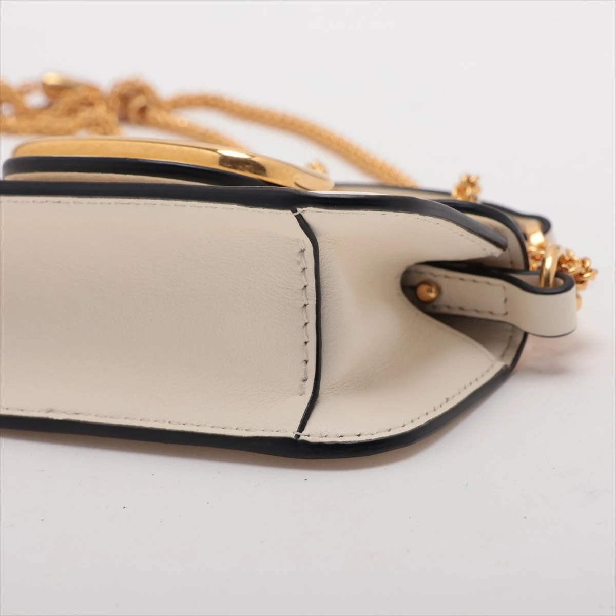 【VALENTINO】Vロゴ ハンドバッグ ショルダーバッグ レザー 2WAY VALENTINO】Vロゴ ハンドバッグ ショルダーバッグ レザー 2WAY