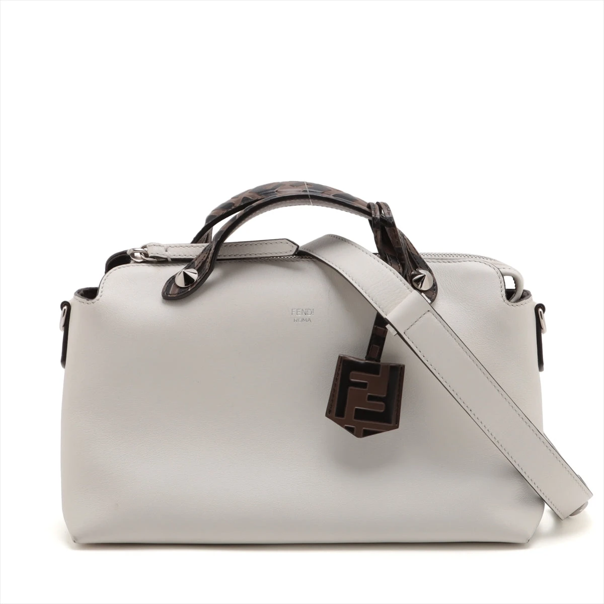 フェンディ バイザウェイ ミディアム　ハンドバッグ　ショルダーバッグ　2WAY フェンディ バイザウェイ ミディアム レザー 2WAYハンドバッグ