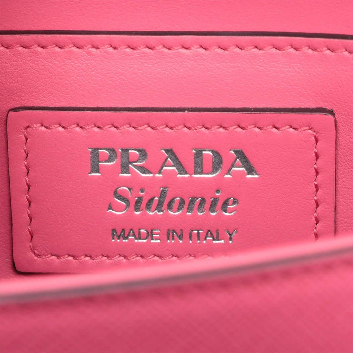 プラダ シドニー レザー チェーンショルダーバッグ ピンク プラダ シドニー レザー チェーンショルダーバッグ ピンク