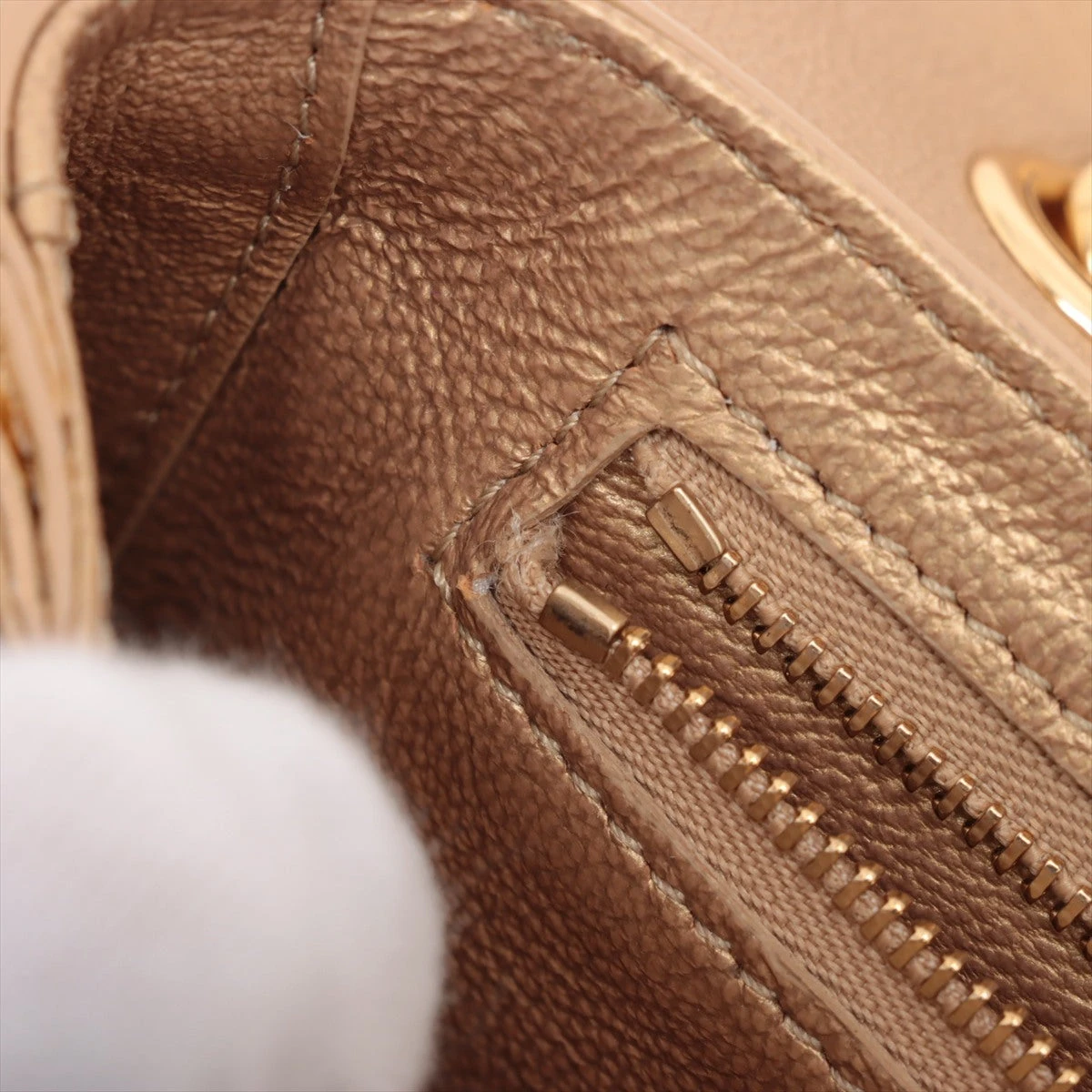 セリーヌ パイソン型押し チェーンショルダーバッグ ゴールド A3386401