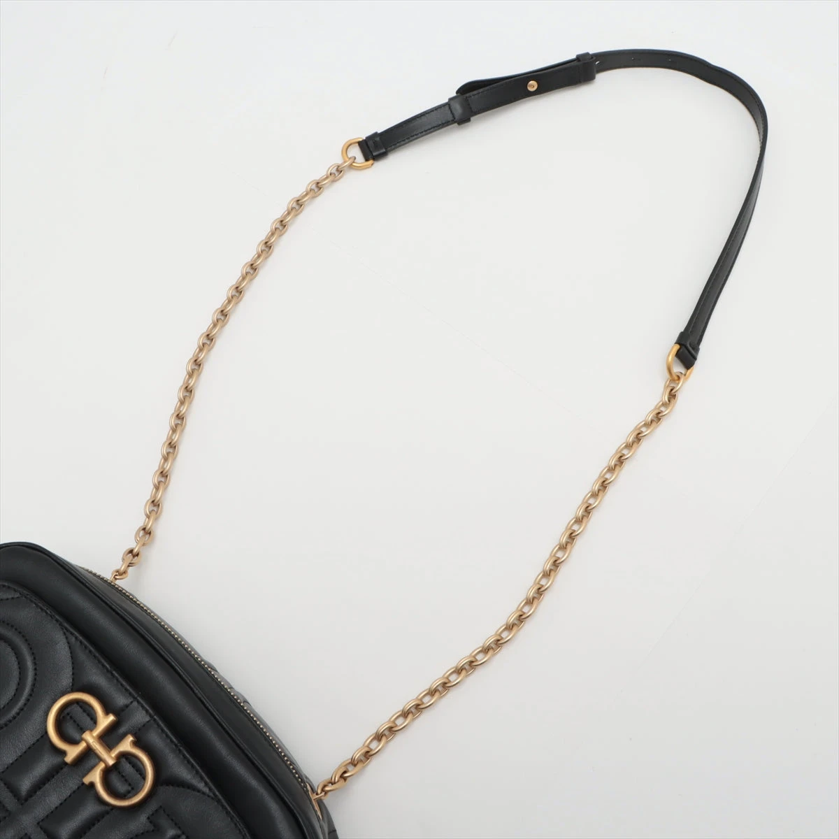 フェラガモ　ミニショルダーバッグ　ショルダーウォレット　ガンチーニ 希少品 フェラガモ ガンチーニ レザー チェーンショルダーバッグ