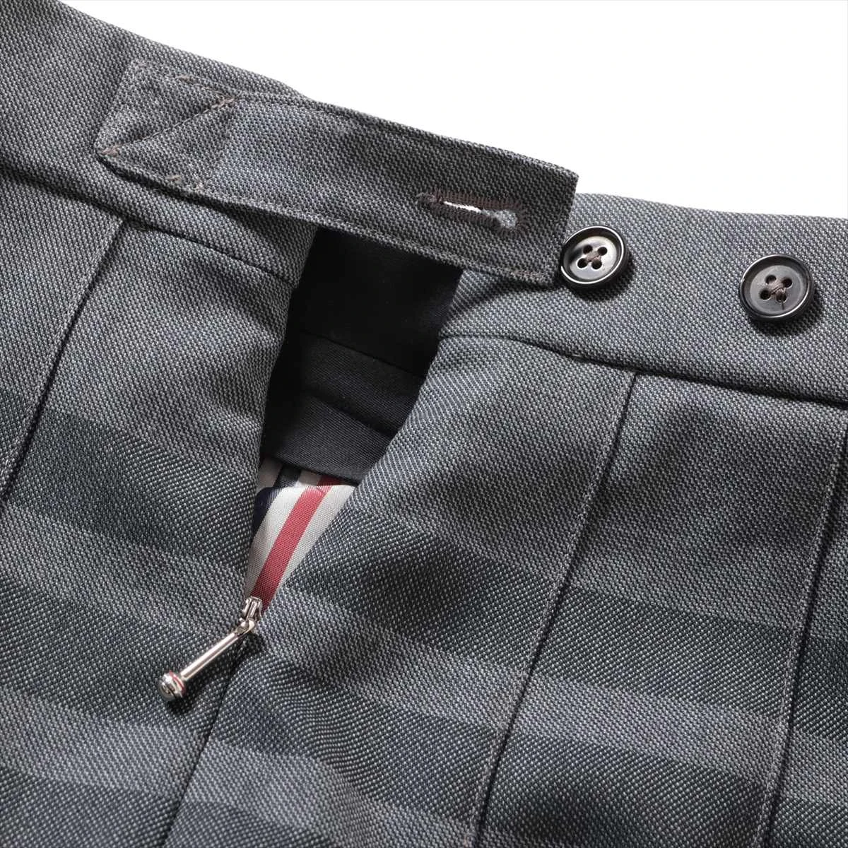 «トム・ブラウン»グレー プリーツスカート ボタン付き Thom Browne チェック プリーツスカート | グレー | FARFETCH JP