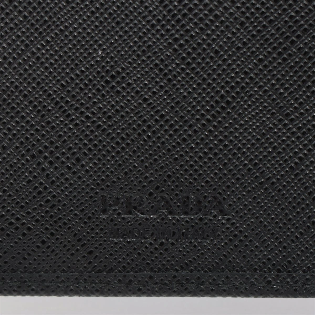 プラダ ヴィッテログレイン マネークリップ ブラック 2MN077 プラダ ヴィッテロマイクログレイン 2MN077 マネークリップ