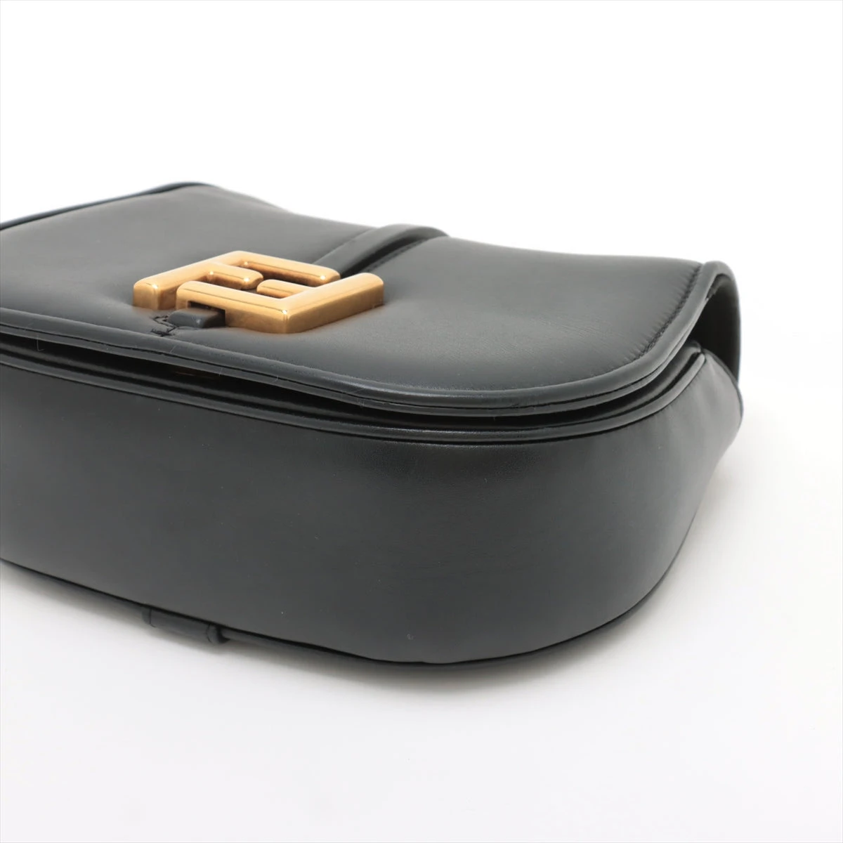 FENDI カモンスモール　ブラック フェンディ カモン スモール レザー ショルダーバッグ ブラック