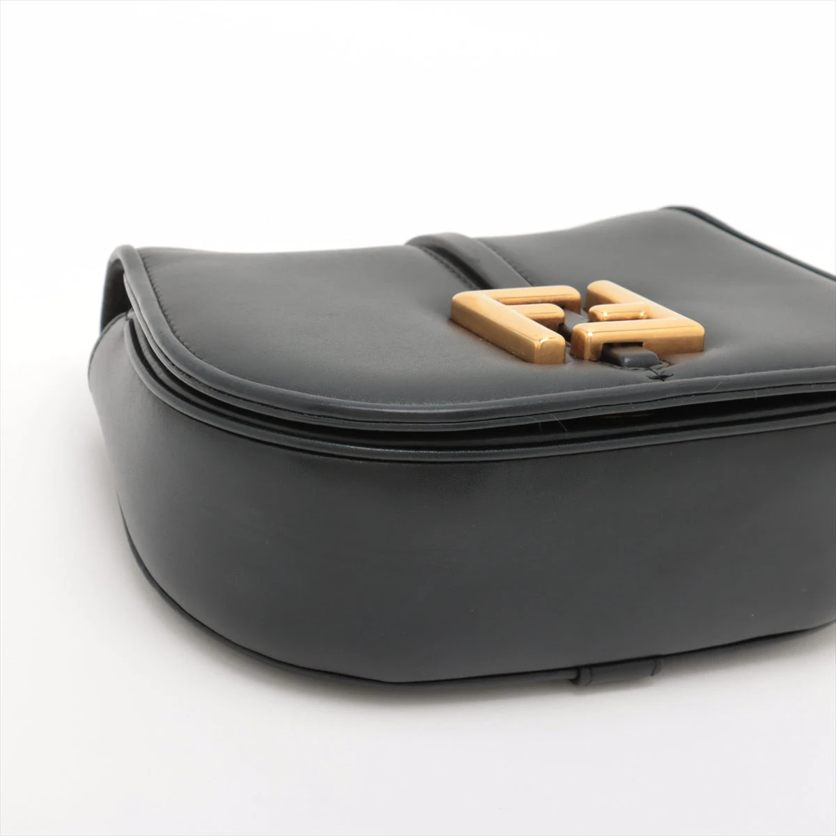 フェンディ カモン スモール レザー ショルダーバッグ ブラック 8BS082