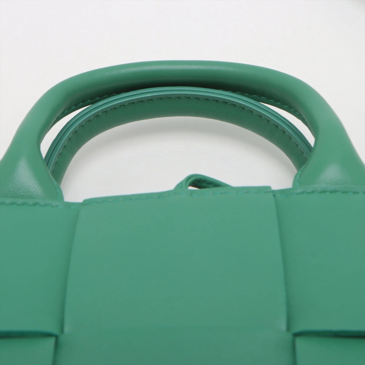 ボッテガヴェネタ　マキシ　イントレチャート　2way ハンドバッグ　グリーン ボッテガヴェネタ マキシイントレチャート キャンディー アルコ トート