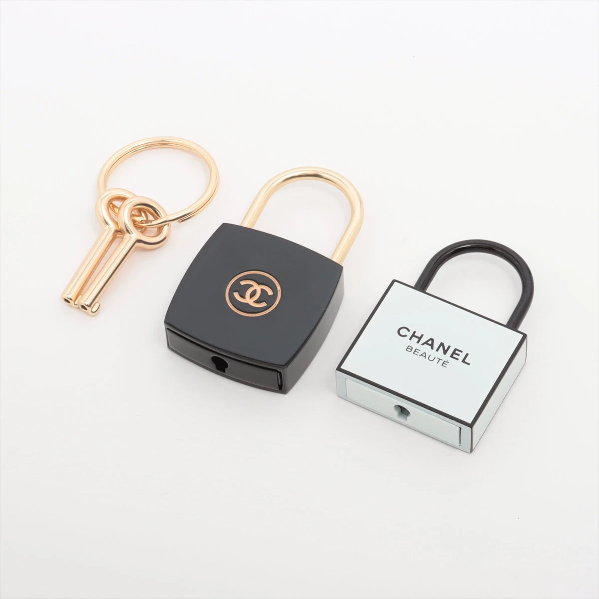 シャネル　チャーム　セット売り CHANEL - シャネル チャーム 非売品 セット 画像の 3個セットの