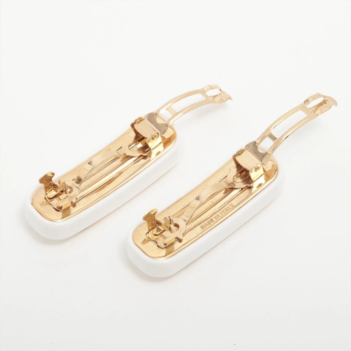 ミュウミュウ ロゴ ヘアクリップ GP ゴールド×ホワイト A3397652｜中古