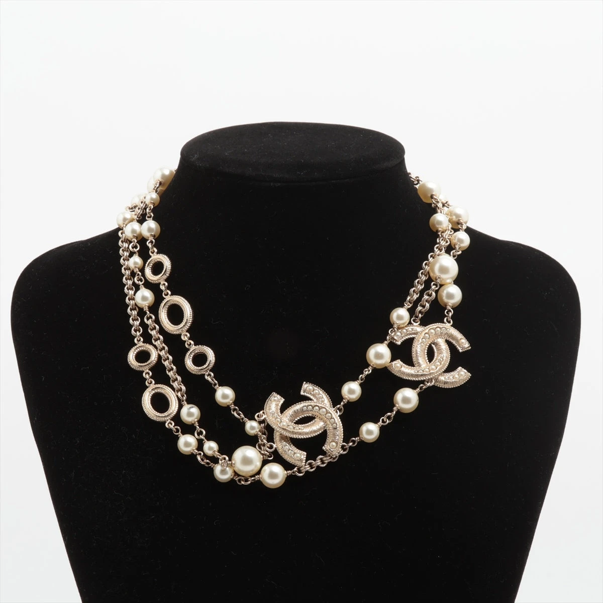 シャネル 02A ピアス GP×フェイクパール ブラック×ゴールド ジャケット シャネル 02A ピアス GP×フェイクパール ブラック×ゴールド