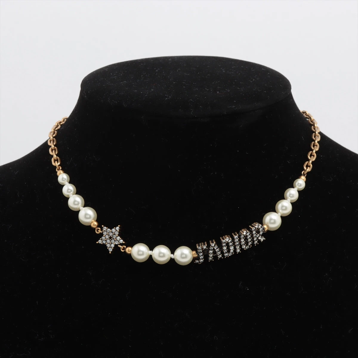 Christian Dior クリスチャンディオール ロゴ フェイクパール