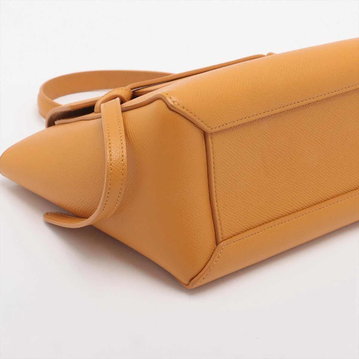 中古品★CELINE★ベルトバッグ ナノトートバッグ イエロー 6687a17823478.webp