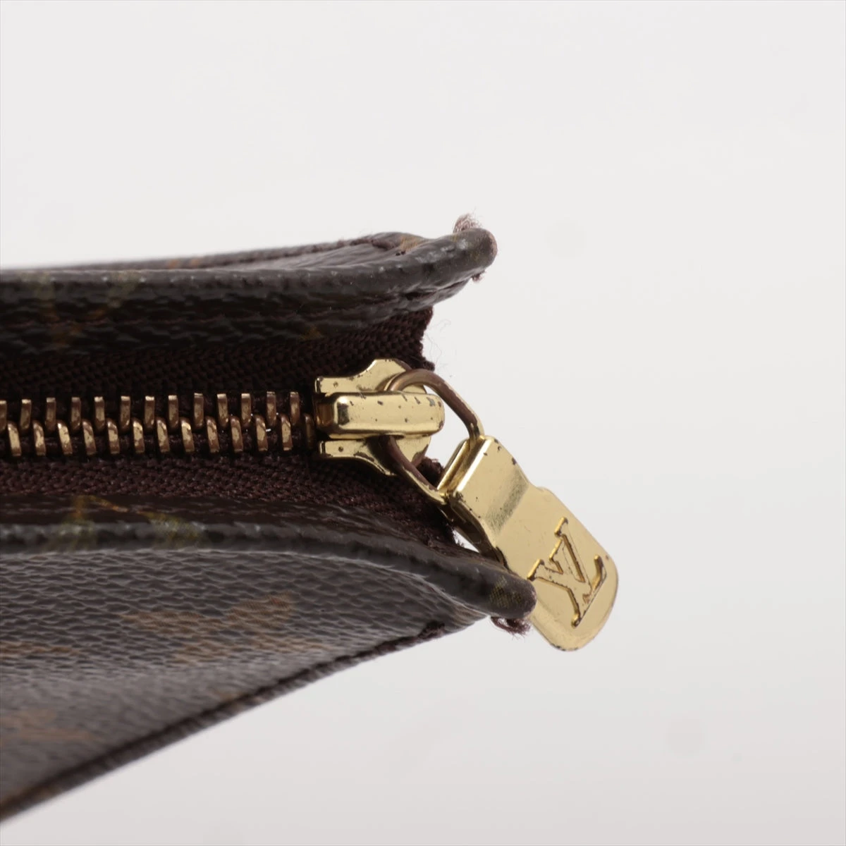 ルイヴィトン モノグラム ポッシュトワレット15 ポーチ M47546 ルイヴィトン モノグラム ポッシュトワレット15 ブラウン M47546