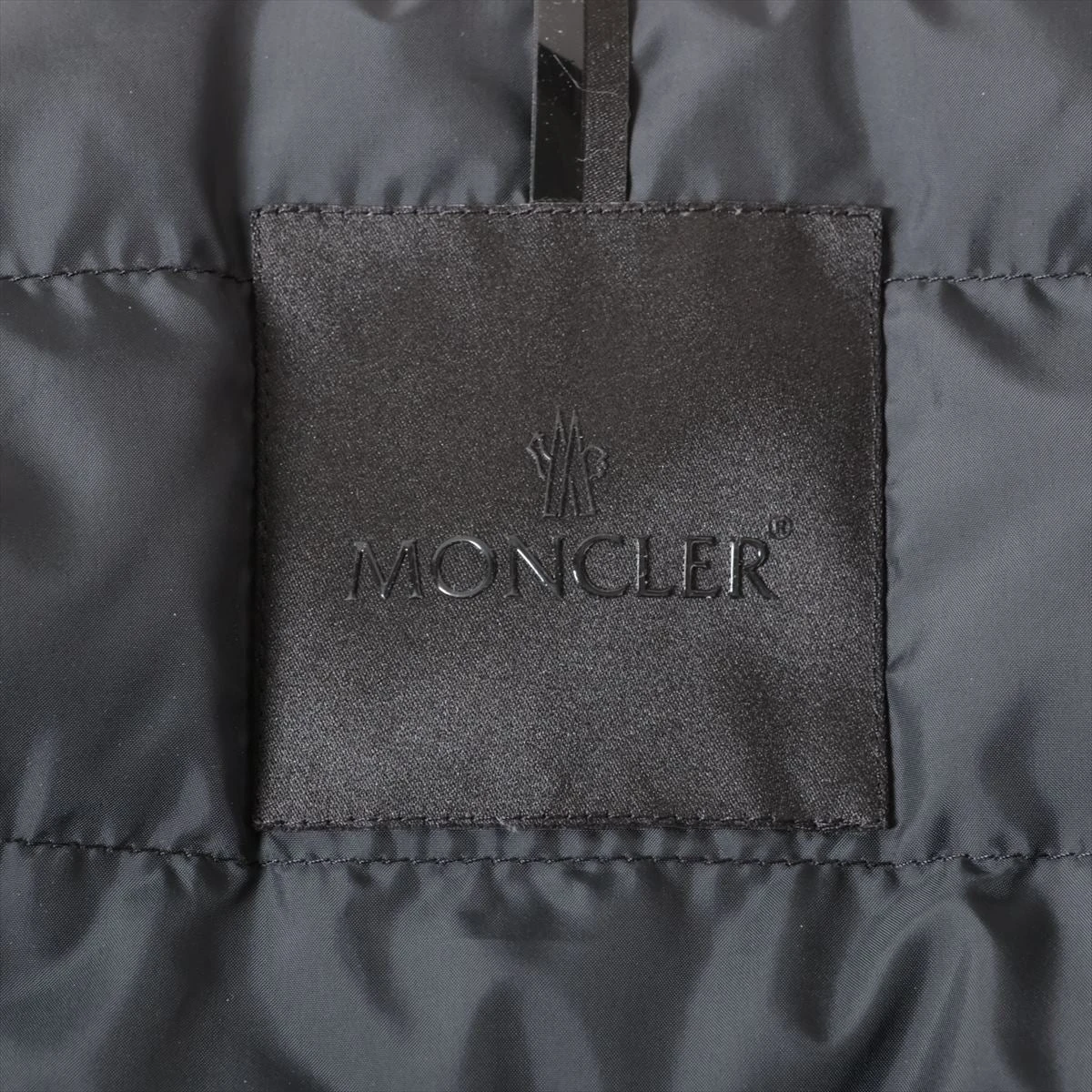 モンクレール DUSLER 24年 ナイロン×ポリウレタン ダウンジャケット 2