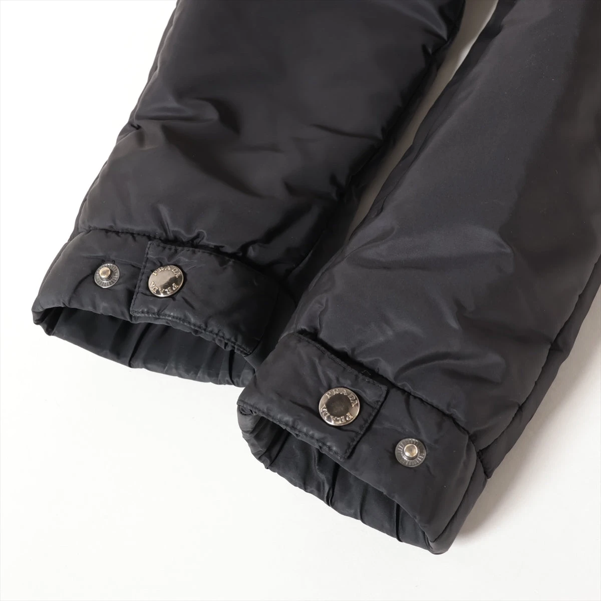 美品✨️ プラダスポーツ ナイロン ダウンジャケット 42 ブラック ロゴ プラダスポーツ 14AW ナイロン ダウンジャケット 42 レディース