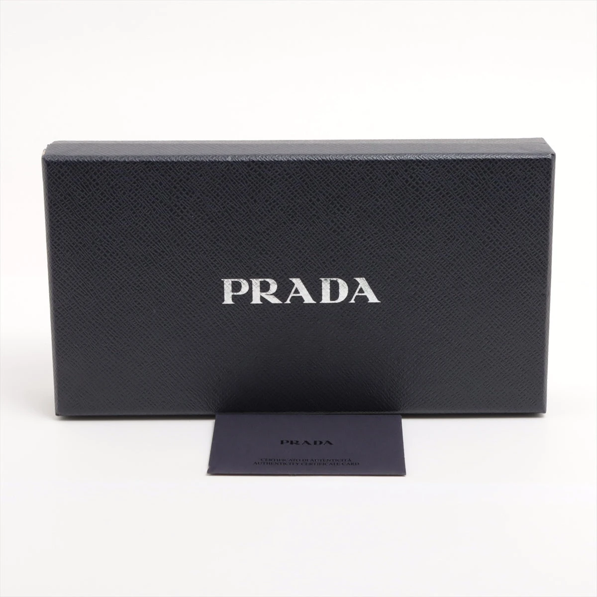 未使用級✨プラダ　2ML506 サフィアーノトライアングルジップアラウンド 未使用級✨プラダ 2ML506 サフィアーノトライアングルジップアラウンド