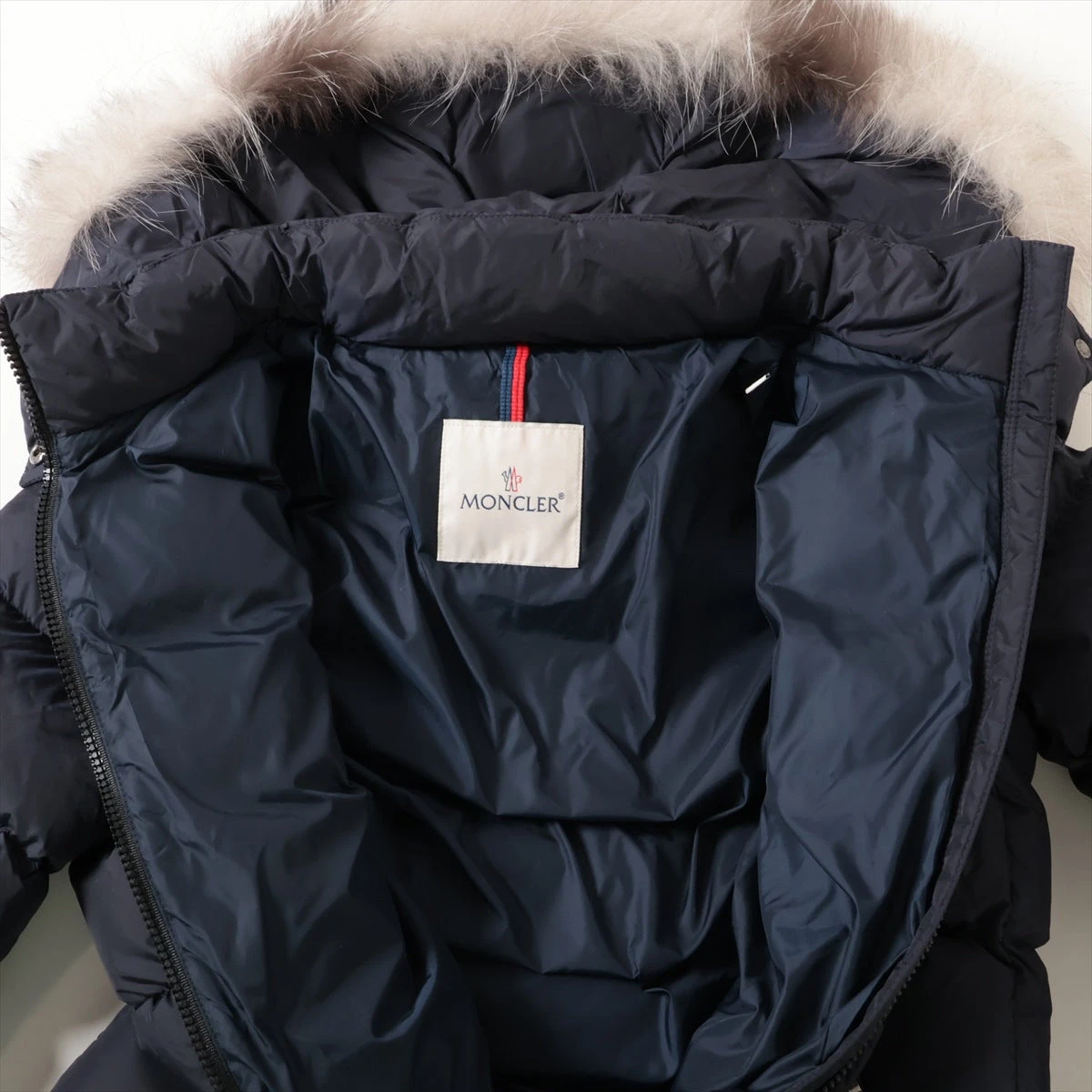 【未使用】モンクレール ABELLE 14A ブラック フォックスファーダウン モンクレール ABELLE アベル ファー付 黒 14A 国内正規品 - メルカリ