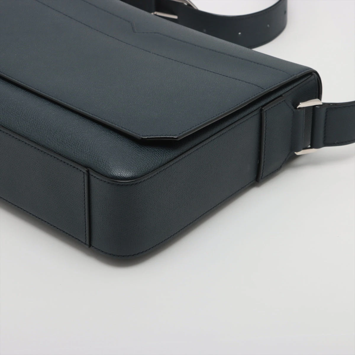 希少品 ヴァレクストラ vライン メッセンジャーバッグ レザー フラップ ヴァレクストラ Vライン メッセンジャー レザー ショルダー