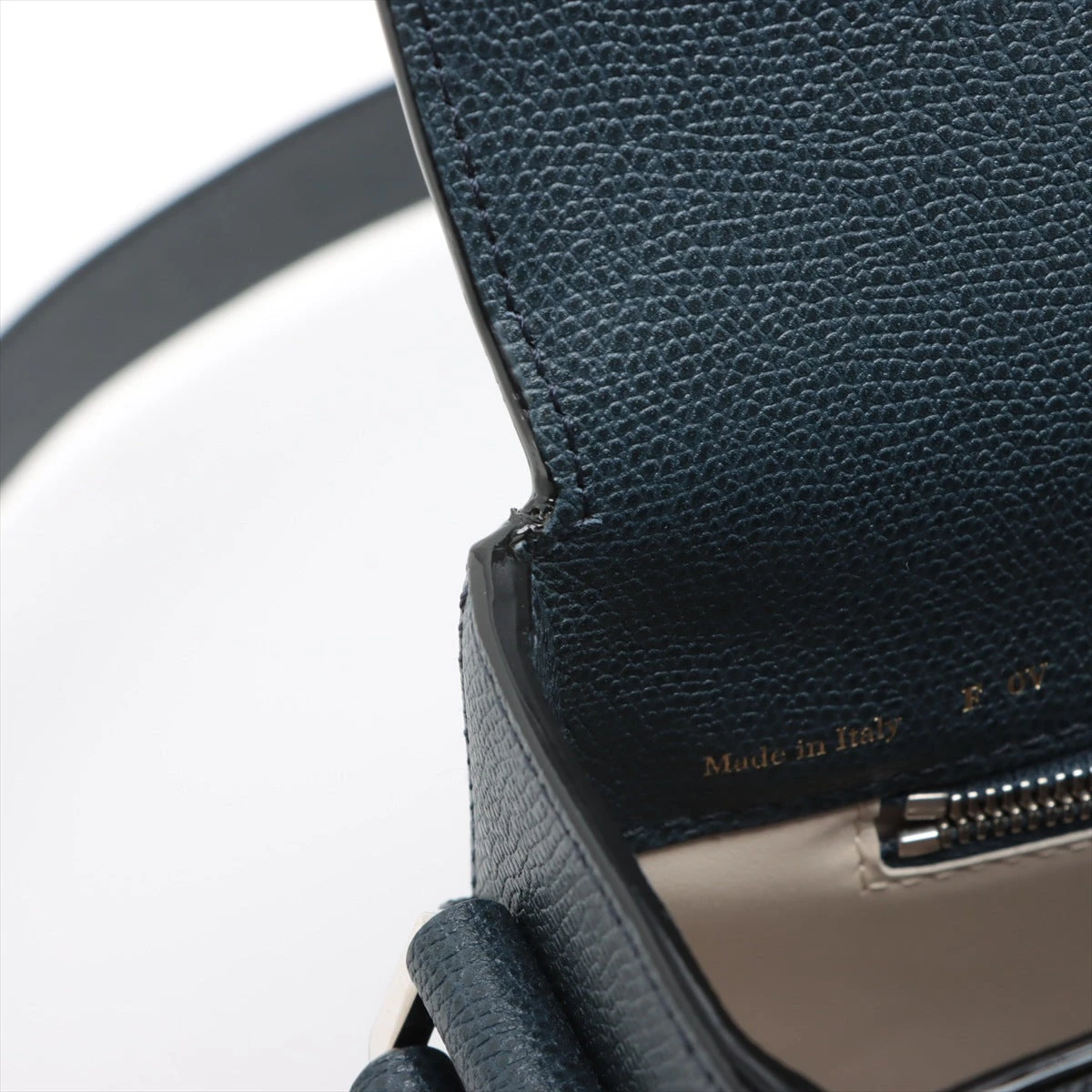 ヴァレクストラ Vライン メッセンジャー レザー ショルダーバッグ