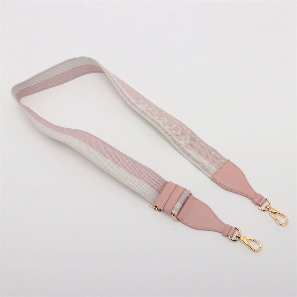PRADA ピンクサテン クラッチバッグ本物