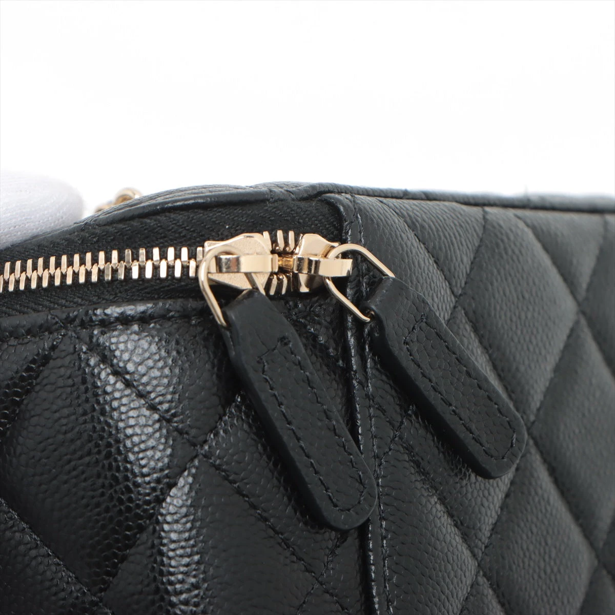 シャネル マトラッセ キャビアスキン チェーンショルダーバッグ