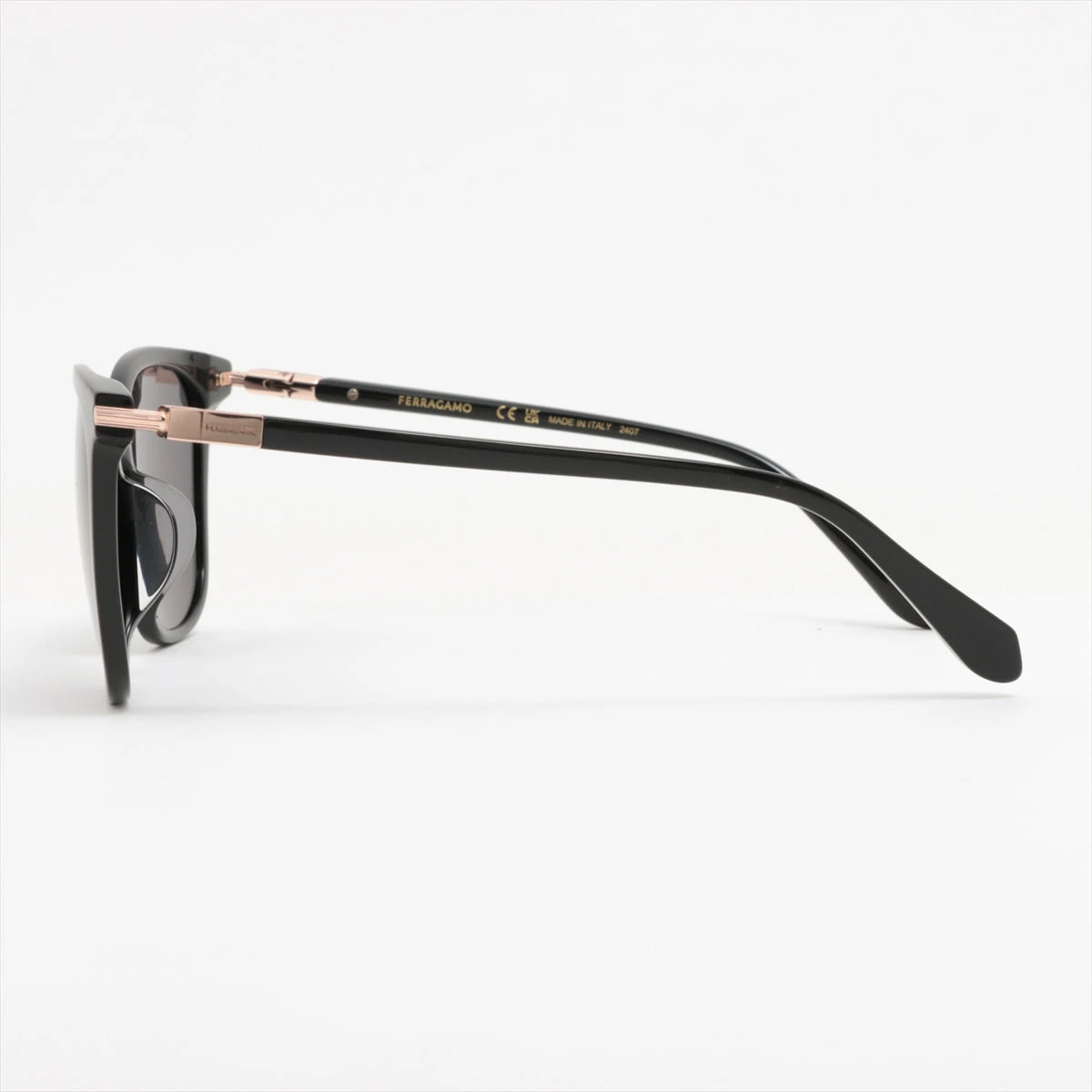 即日発　2025モデル　フェラガモ　サングラス　ユニセックス　SF1112SLB FERRAGAMO（フェラガモ） サングラスSF1112SLB : マルイ(丸井)Yahoo!店