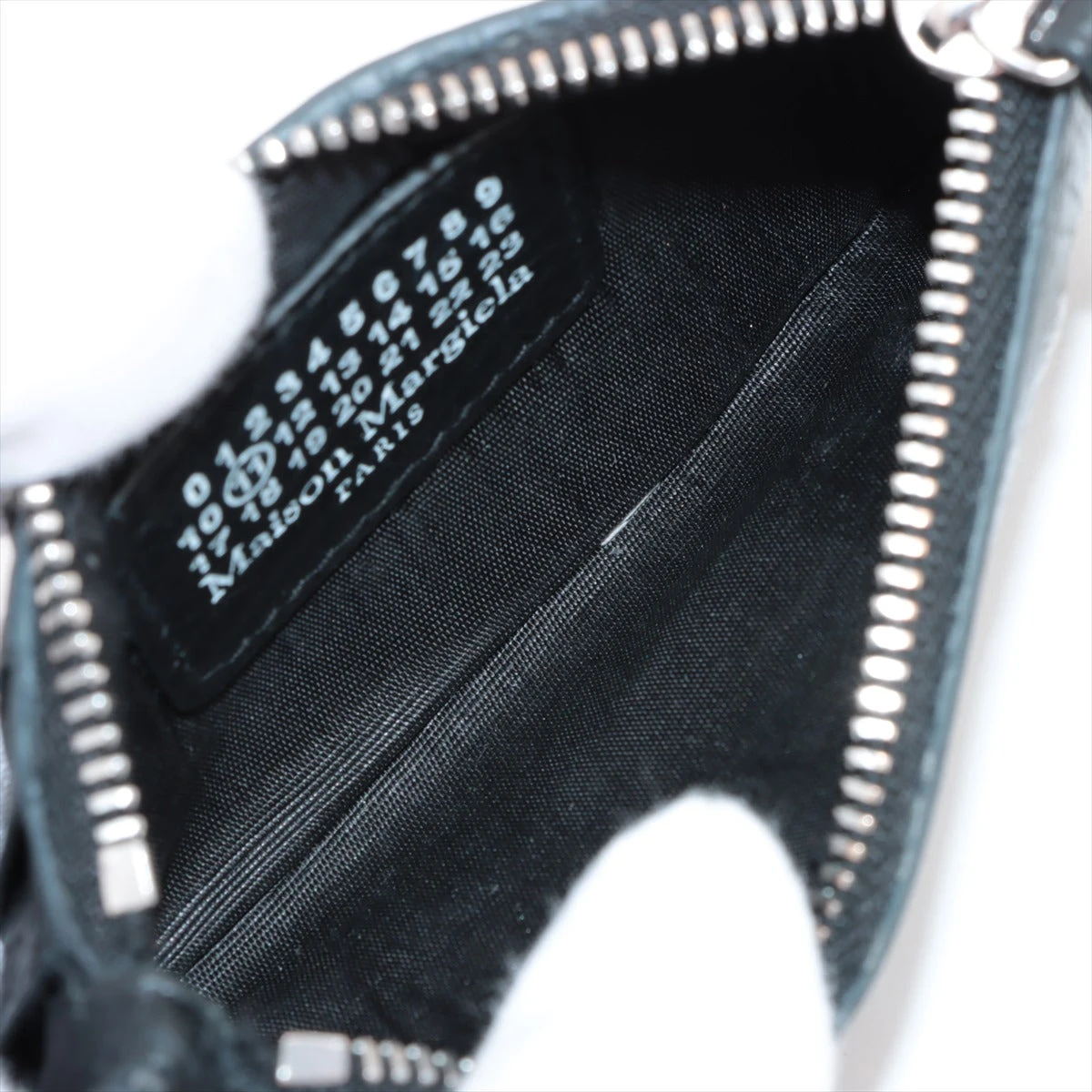 【国内発送】Maison Margiela 4ステッチ フラグメントケース Maison Margiela（旧Maison Martin Margiela） - 良好品 メゾン