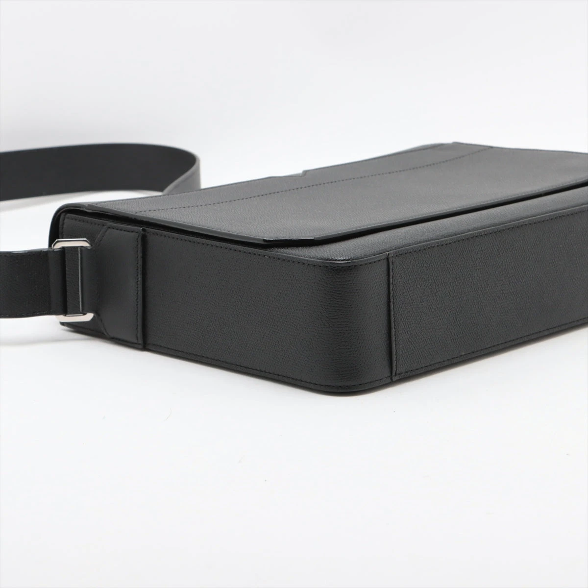 ヴァレクストラ Vライン メッセンジャー レザー ショルダーバッグ