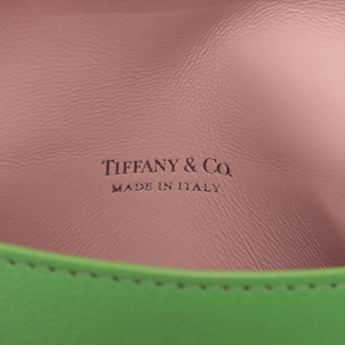 ティファニー チャーム レザー×メタル グリーン Tナノバッグ