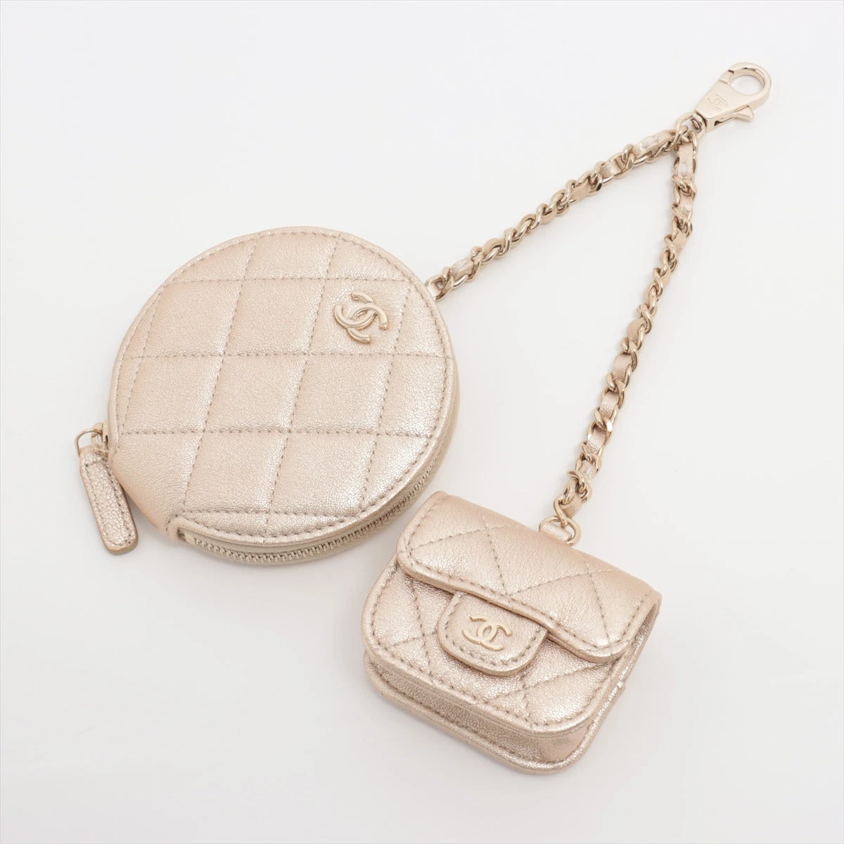 【ことみ】CHANEL マトラッセ　コインケース　ゴールド金具 シャネル マトラッセ レザー コインケース エアポッズケース
