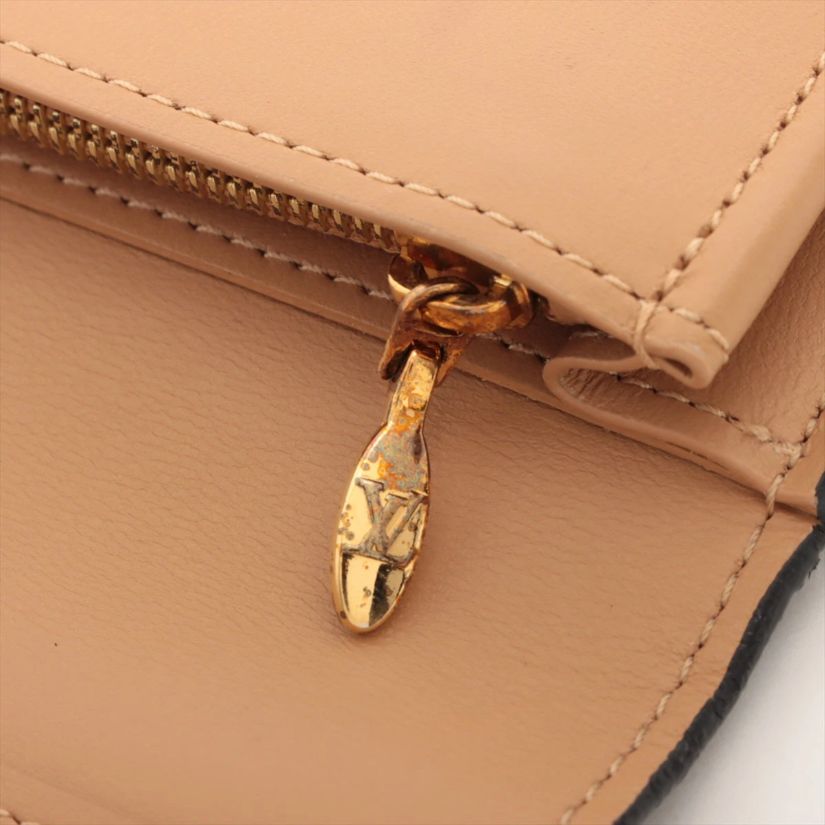 現行◆ルイヴィトン ヴェルティカルウォレット トリヨン カプシーヌ ノワール ヴィトン トリヨン LV ヴェルティカル ウォレット カプシーヌ