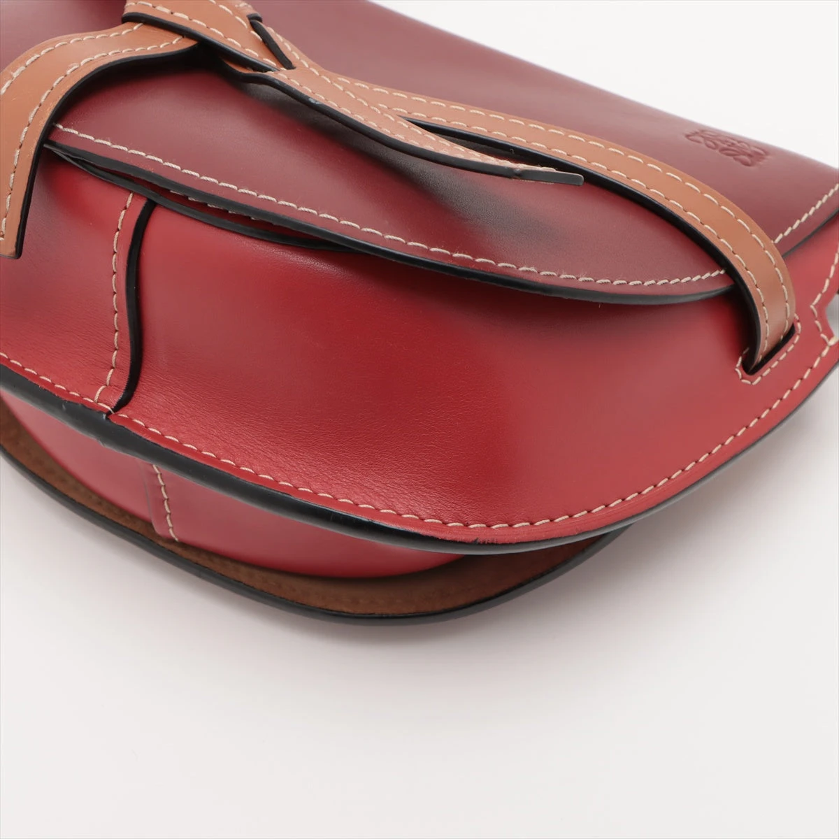ロエベ ゲートバッグ スモール レザー ショルダーバッグ レッド