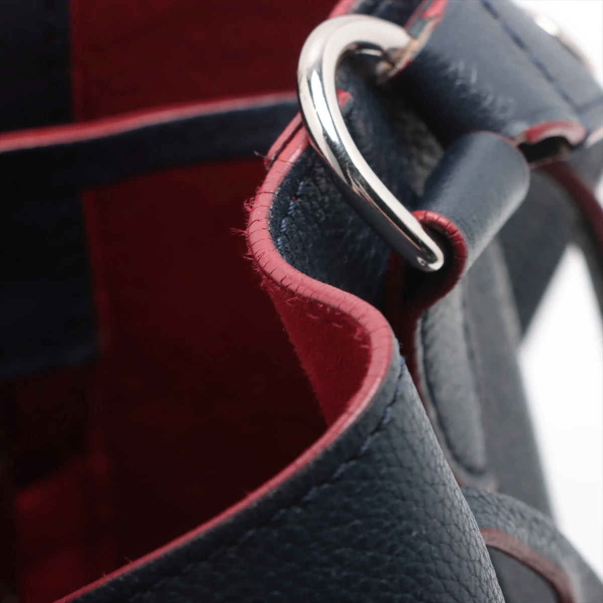 LOUIS VUITTON 赤 パテントレザー バングル キープイットカデナ ルイヴィトン チェーンウォレットkiiris Trench-Style Mini