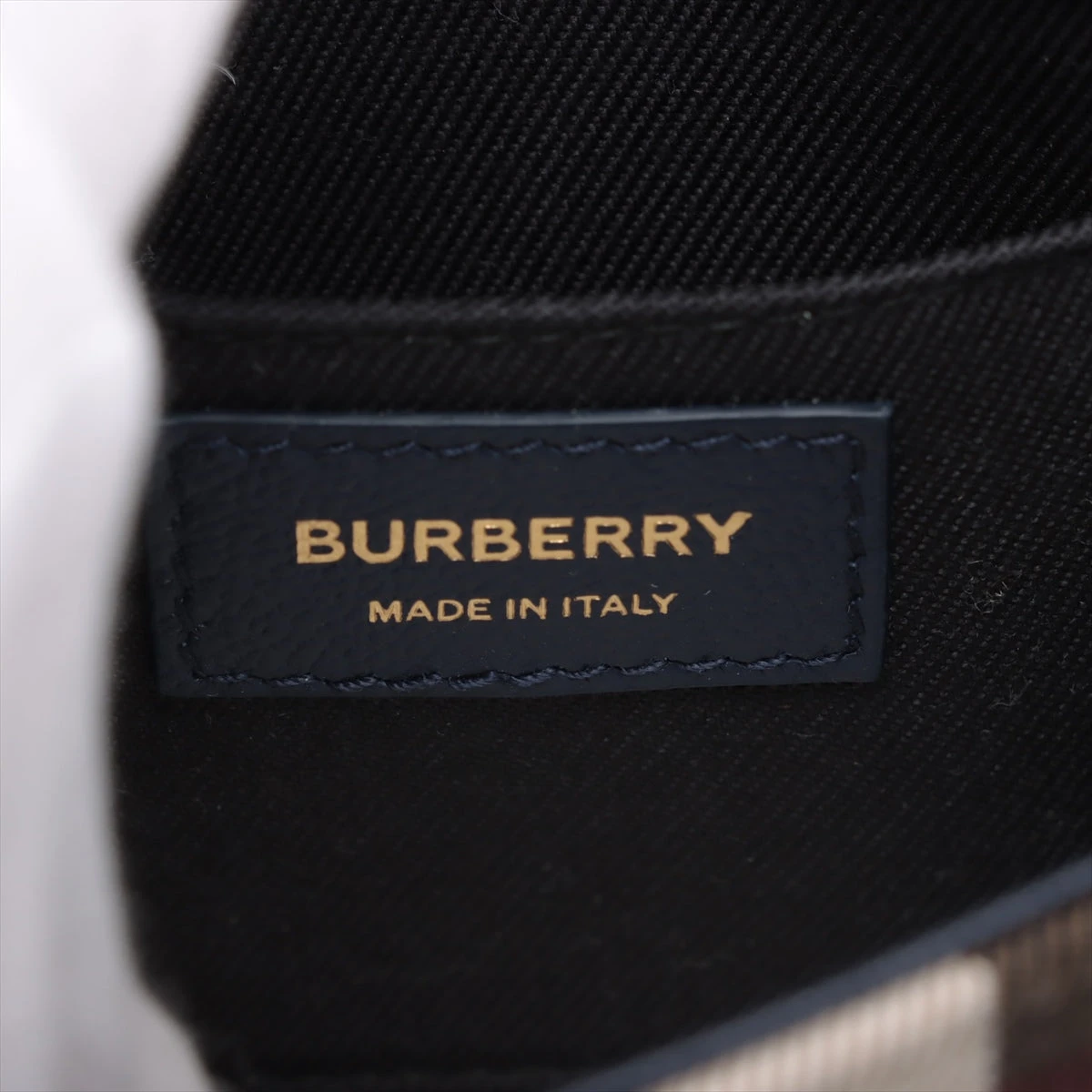 バーバリー ショルダーバッグ ノバチェック パンチング加工 レザー 紺 BURBERRY - バーバリー ショルダーバッグ ノバチェック パンチング加工