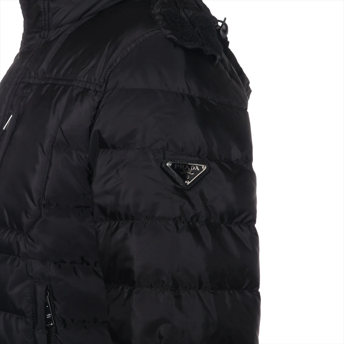 トライアングルロゴ付き Re-Nylon ダウンジャケット PRADA - 極美品△PRADA プラダ 24AW 29Y966 トライアングルロゴ