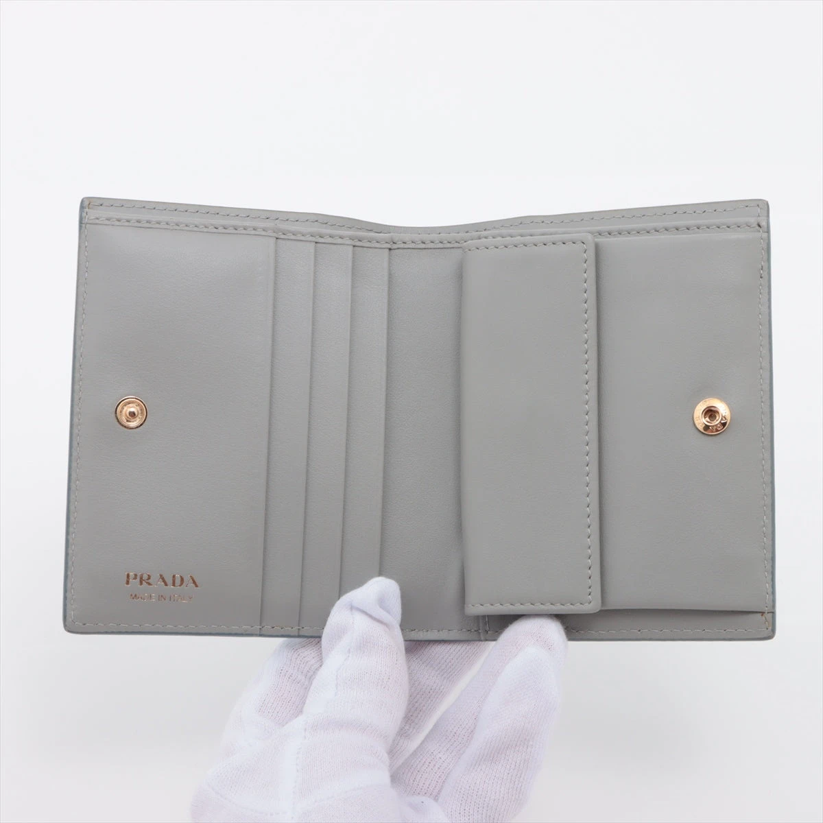 極美品✨プラダ サフィアーノ 1MV204 レザー コンパクトウォレット ブルー プラダ サフィアーノ 1MV204 レザー 財布 ブルー×グレー