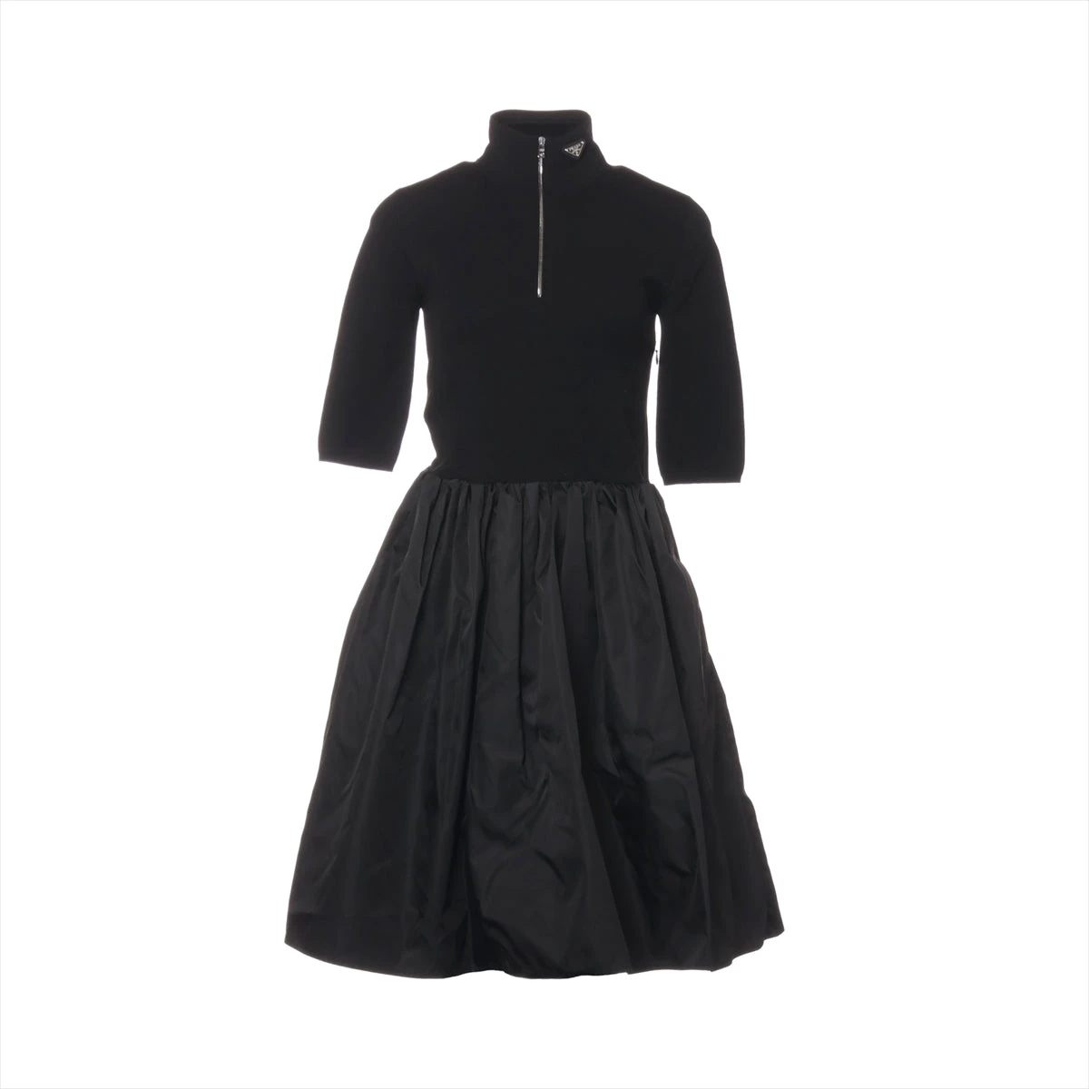 nana様プラダトライアングルロゴワンピース nana様プラダトライアングルロゴワンピース