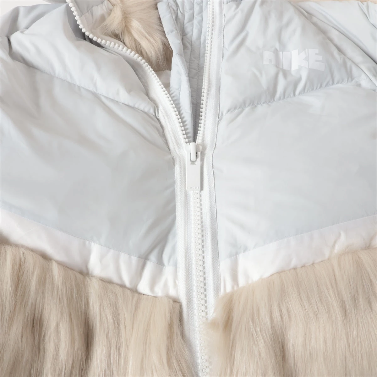 ナイキ×サカイ アクリル×ナイロン ダウンジャケット S レディース  