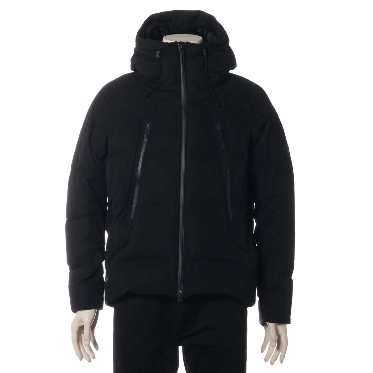 フード付きブラックダウンジャケットデサント