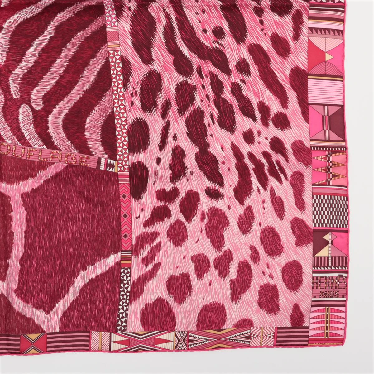 エルメス カレ90 PELAGES ET CAMOUFLAGE 野生とカモフラージュ