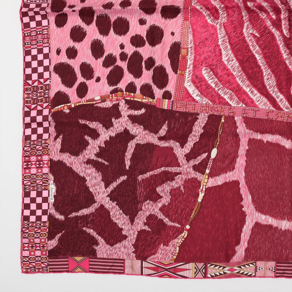 エルメス 野生とカムフラージュ シルクツイルカレ90㎝ ボルドーピンク